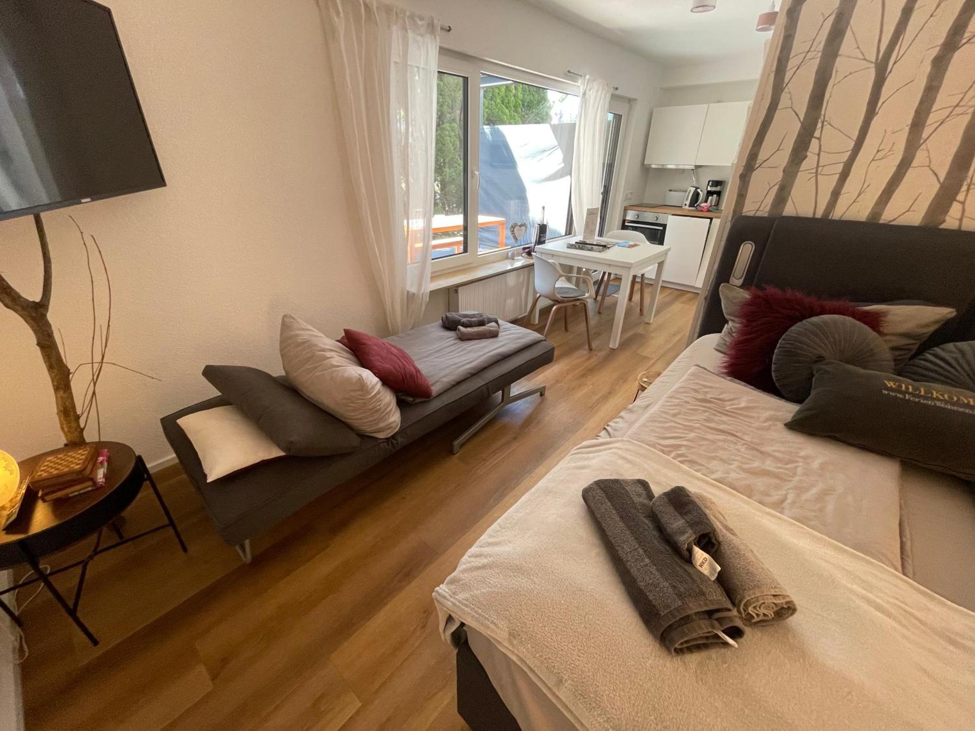 Rosmarin - Kuschelige Fewo - Romantik & Entspannung Im Whirlpool Auf Privater Terrasse, Ruhe & Hund Willkommen - By Ferienwohnenamsee - Überlingen Kültér fotó