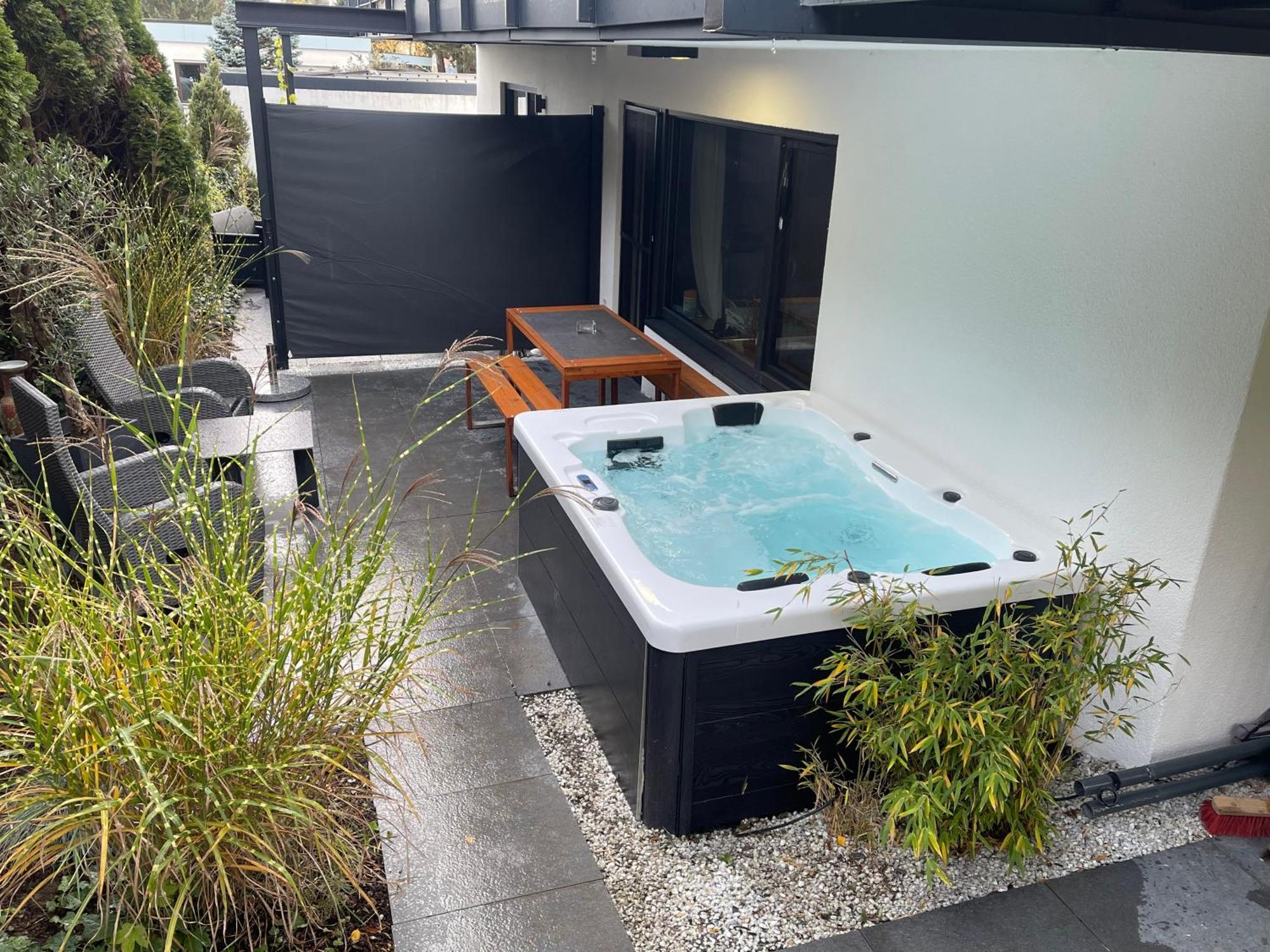 Rosmarin - Kuschelige Fewo - Romantik & Entspannung Im Whirlpool Auf Privater Terrasse, Ruhe & Hund Willkommen - By Ferienwohnenamsee - Überlingen Kültér fotó